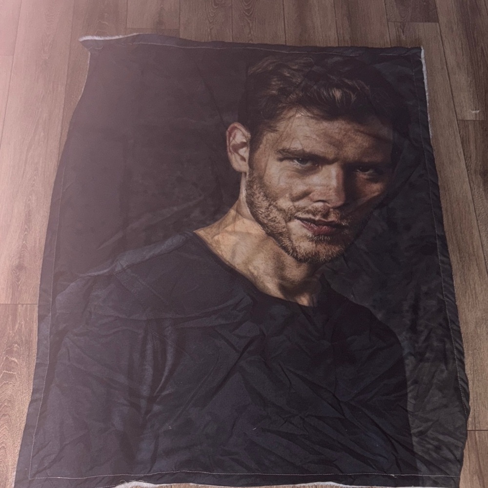 Klaus Mikealson Blanket